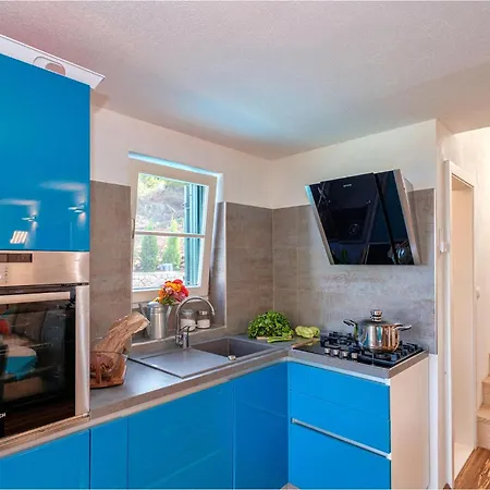 3 Bedroom Cozy In Gromin Dolac * 萨瓦拉