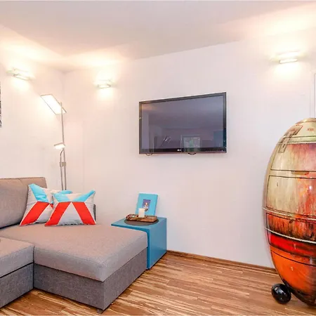 3 Bedroom Cozy In Gromin Dolac 度假居 *