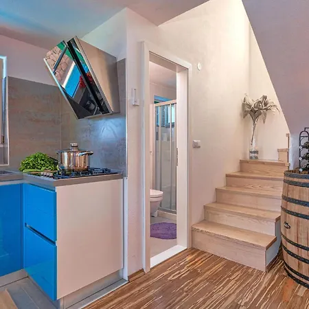 3 Bedroom Cozy In Gromin Dolac 別荘 *