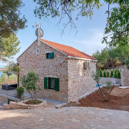 3 Bedroom Cozy In Gromin Dolac
