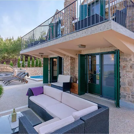 別荘 3 Bedroom Cozy In Gromin Dolac