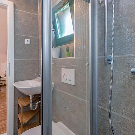 別荘 3 Bedroom Cozy In Gromin Dolac