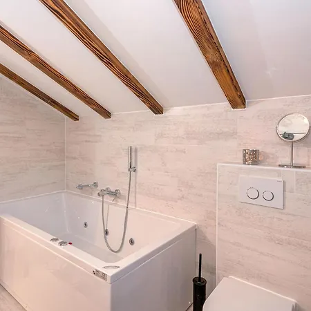 In Gromin Dolac With Sauna Prázdninový dům Zavala