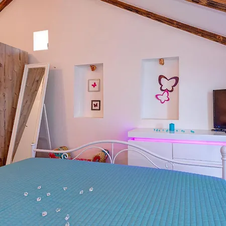 3 Bedroom Cozy In Gromin Dolac
